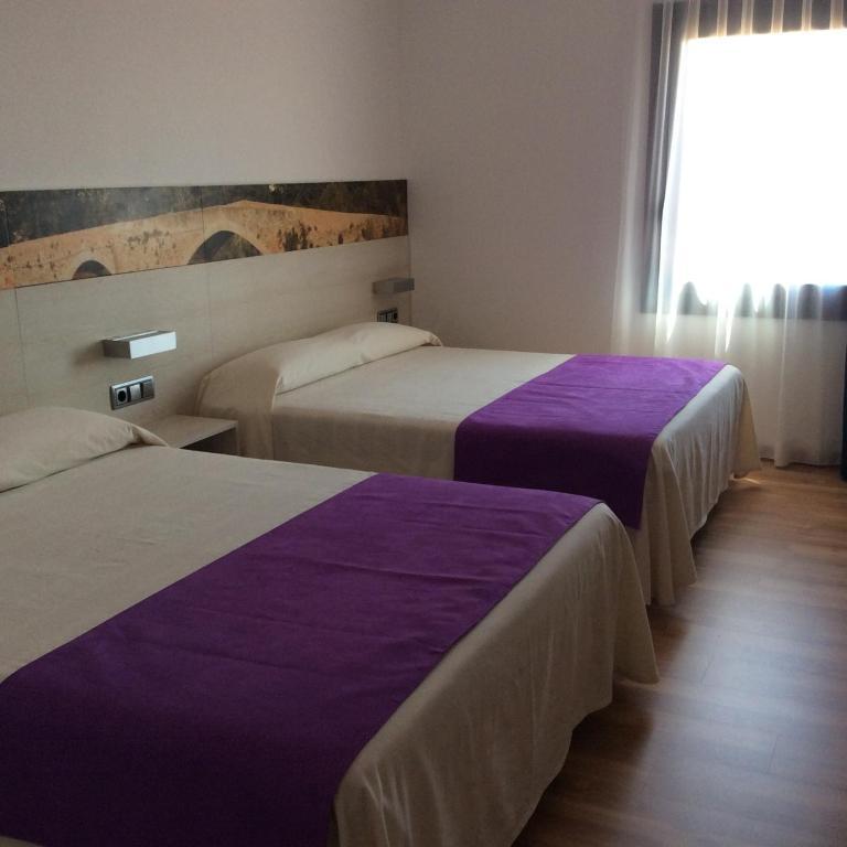 Hotel Canet Castelló d'Empúries Habitación foto